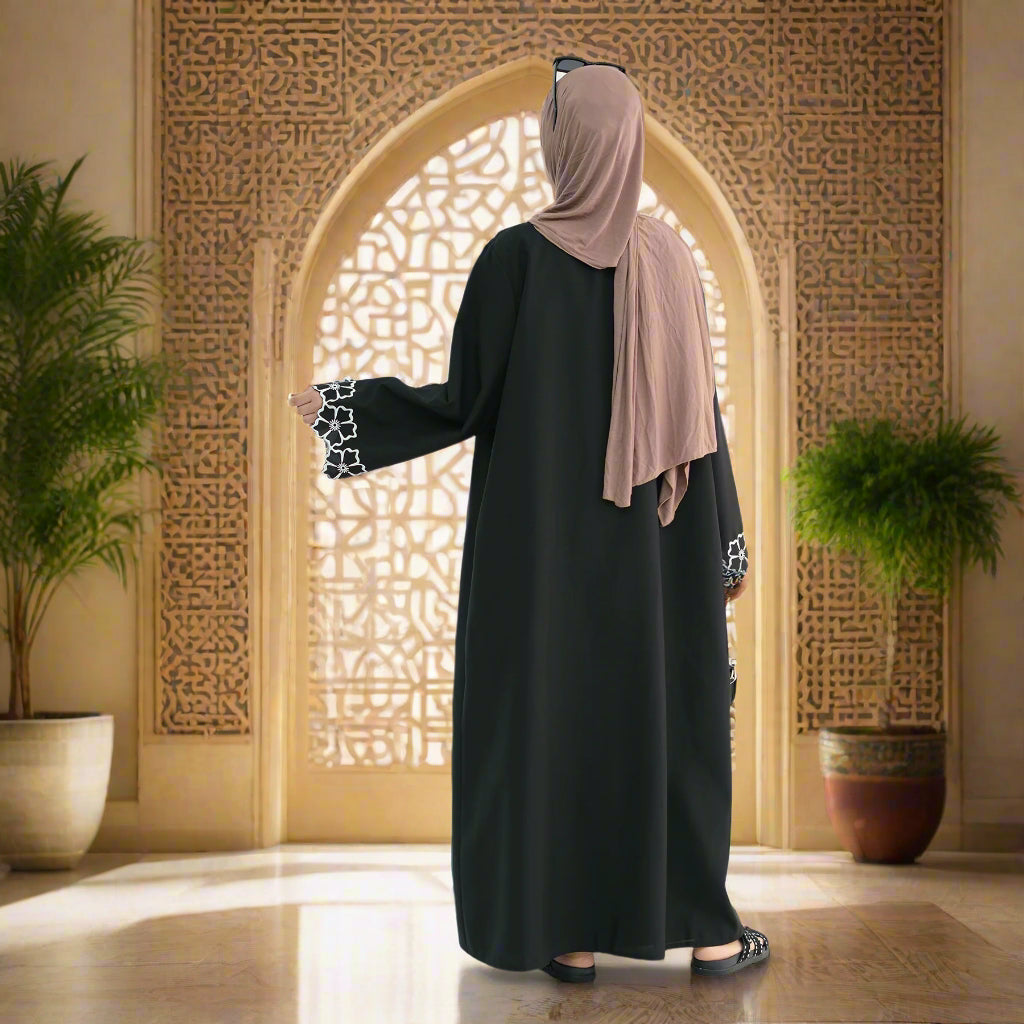 Laylat Al-Qamar Abaya (عباءة ليلة القمر) - Noor & Grace
