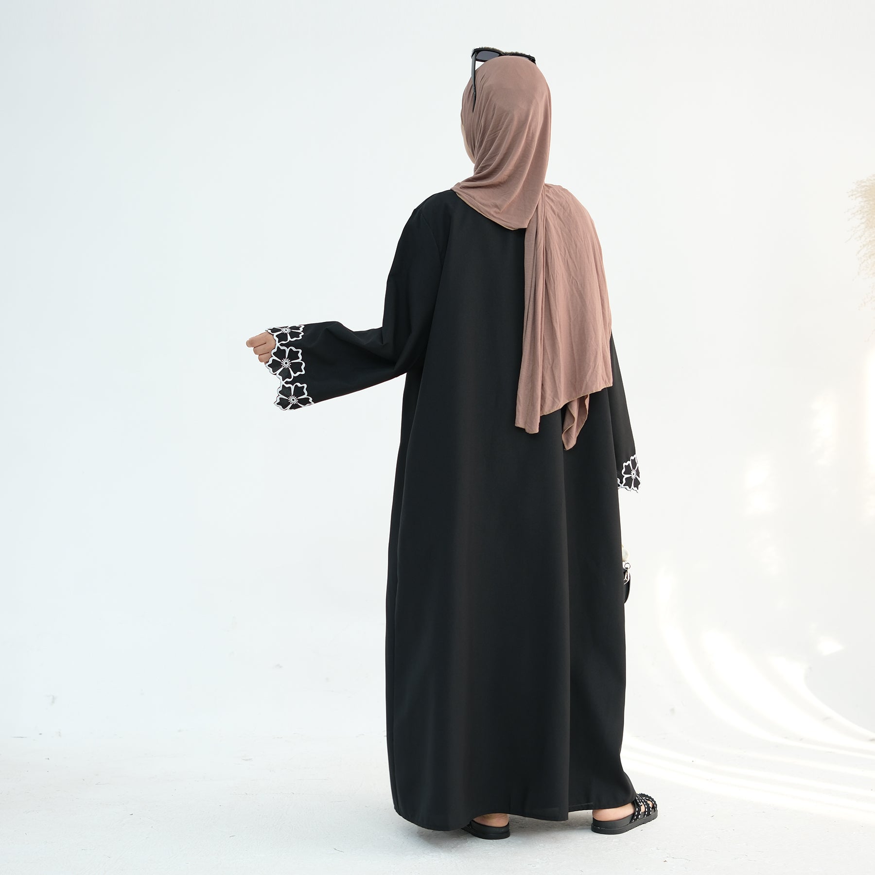 Laylat Al-Qamar Abaya - Noor & Grace
