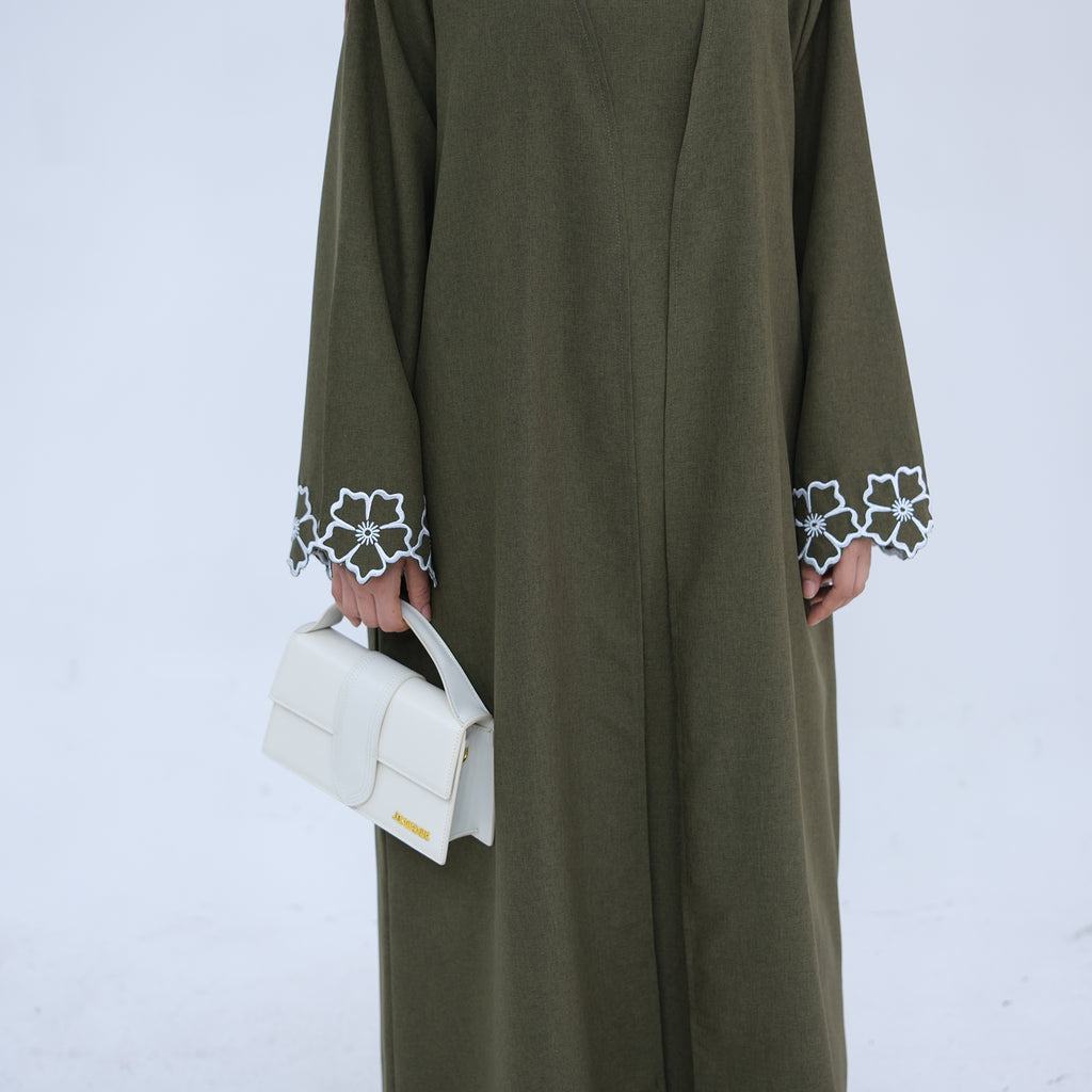 Laylat Al-Qamar Abaya - Noor & Grace