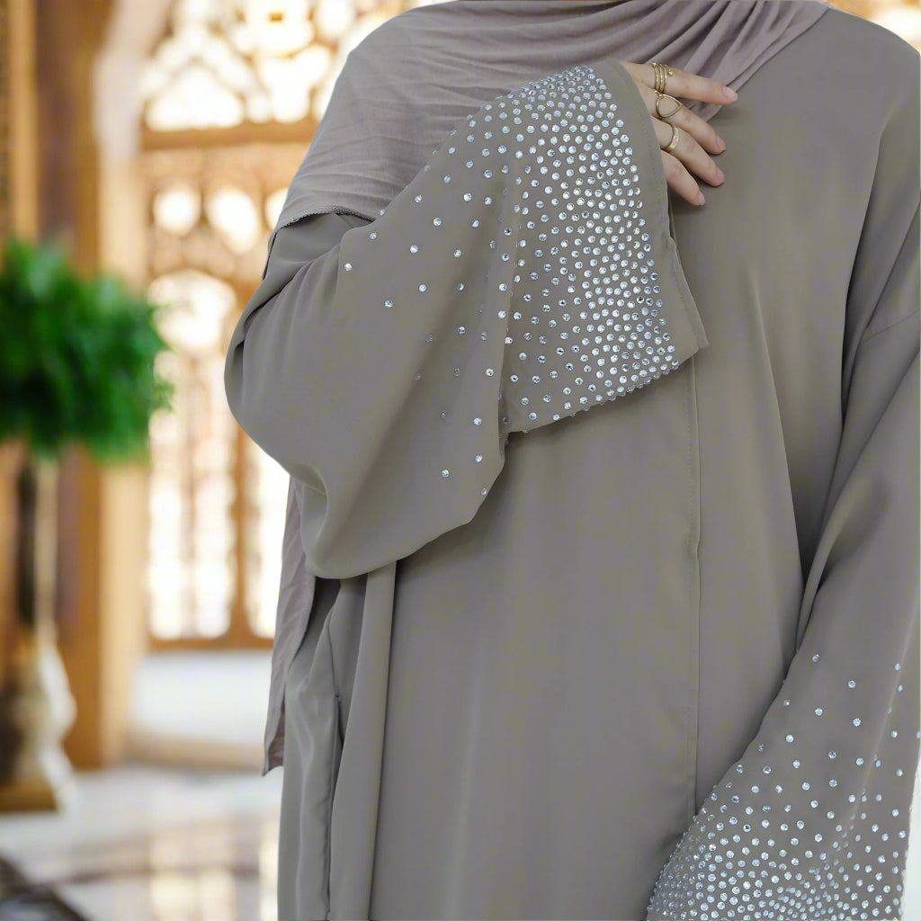 Luluat Al-Nida Abaya (عباءة لؤلؤة الندى) - Noor & Grace