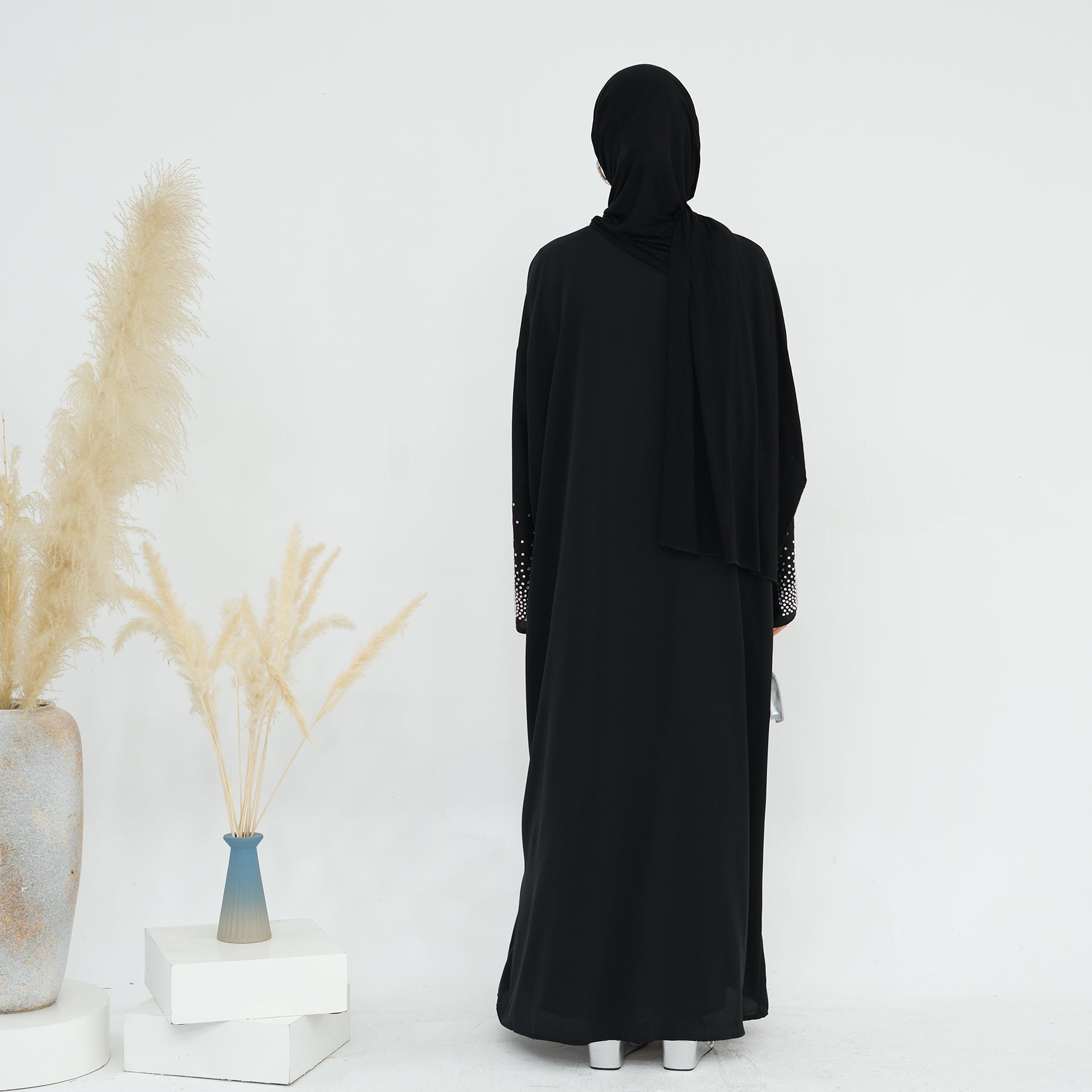 Luluat Al-Nida Abaya (عباءة لؤلؤة الندى) - Noor & Grace