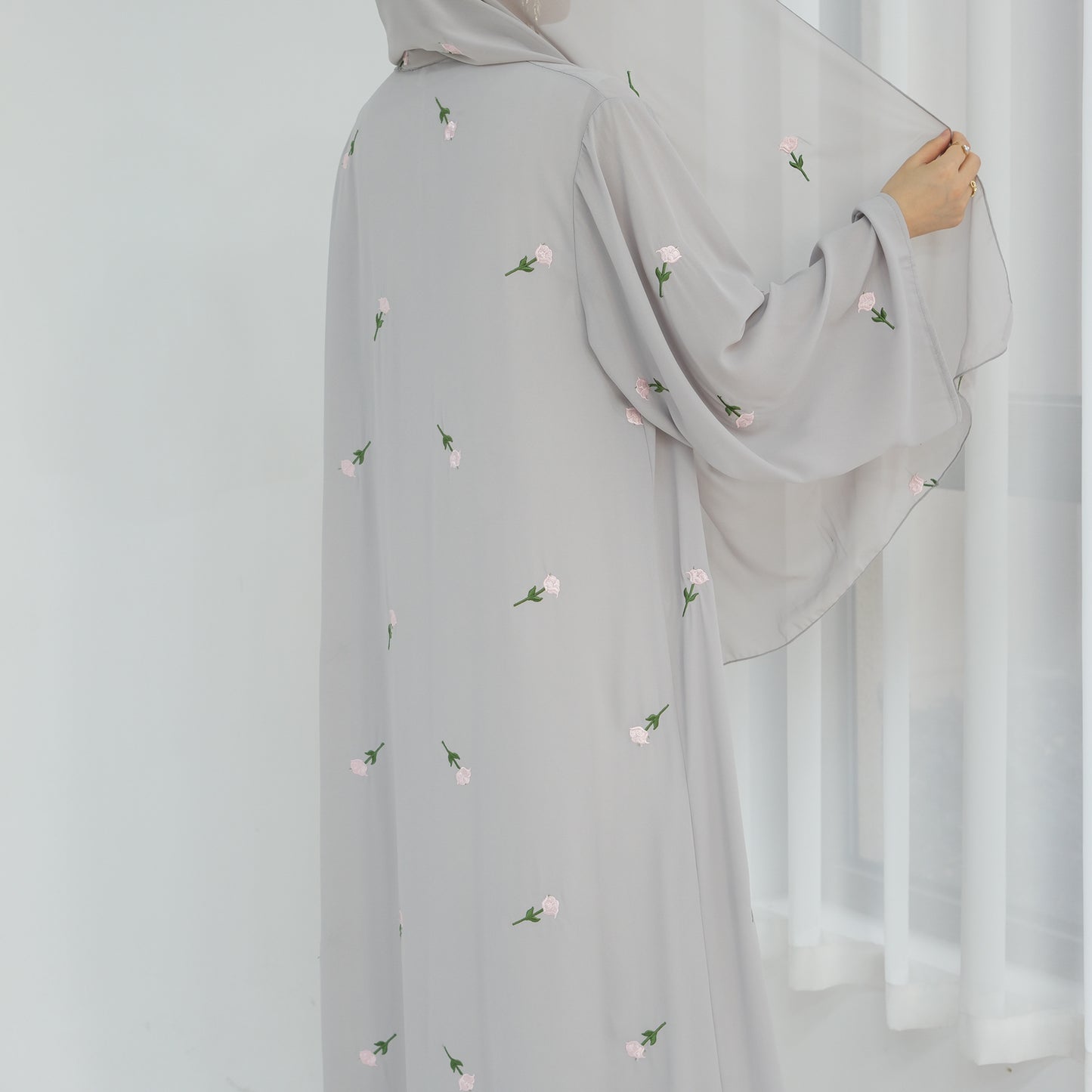 New Dubai Abaya 2025 (عباءة دبي الجديدة ٢٠٢٥)