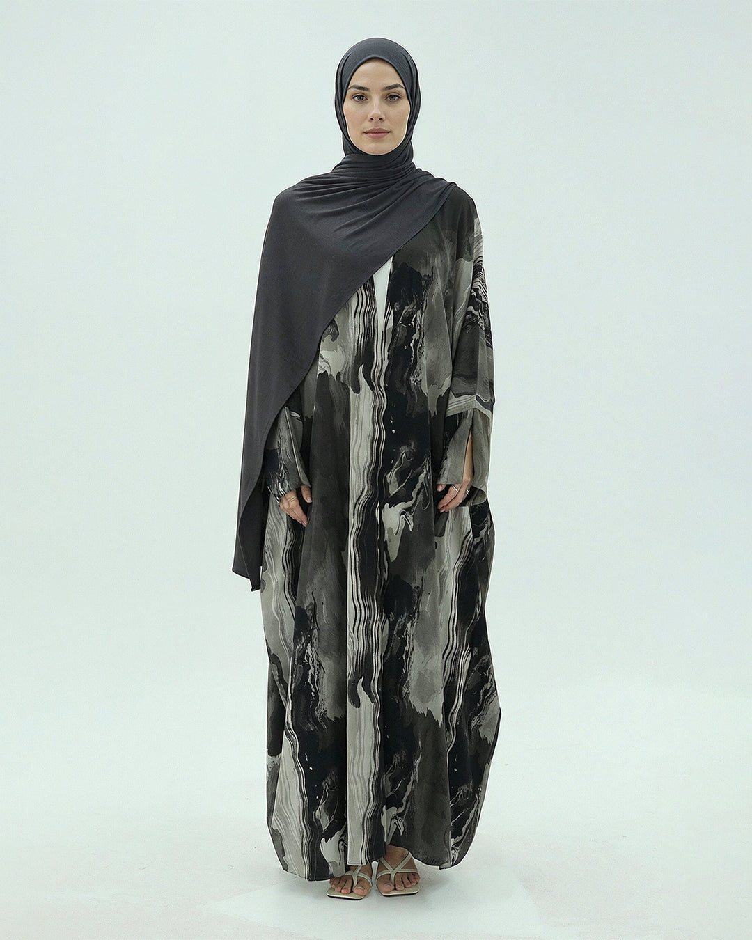 Noor Al-Layl Abaya - Noor & Grace