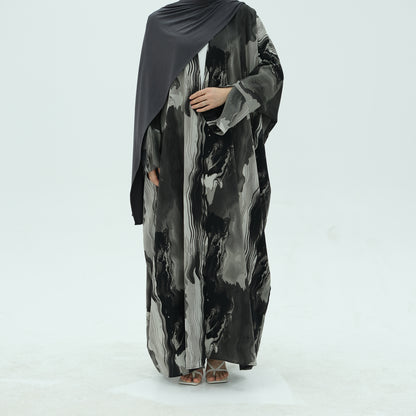 Noor Al-Layl Abaya (عباءة نور الليل)