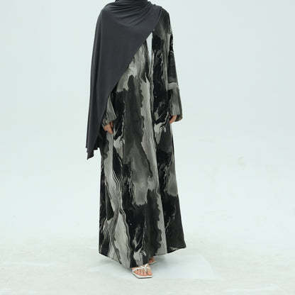 Noor Al-Layl Abaya (عباءة نور الليل)