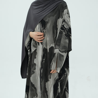 Noor Al-Layl Abaya (عباءة نور الليل)