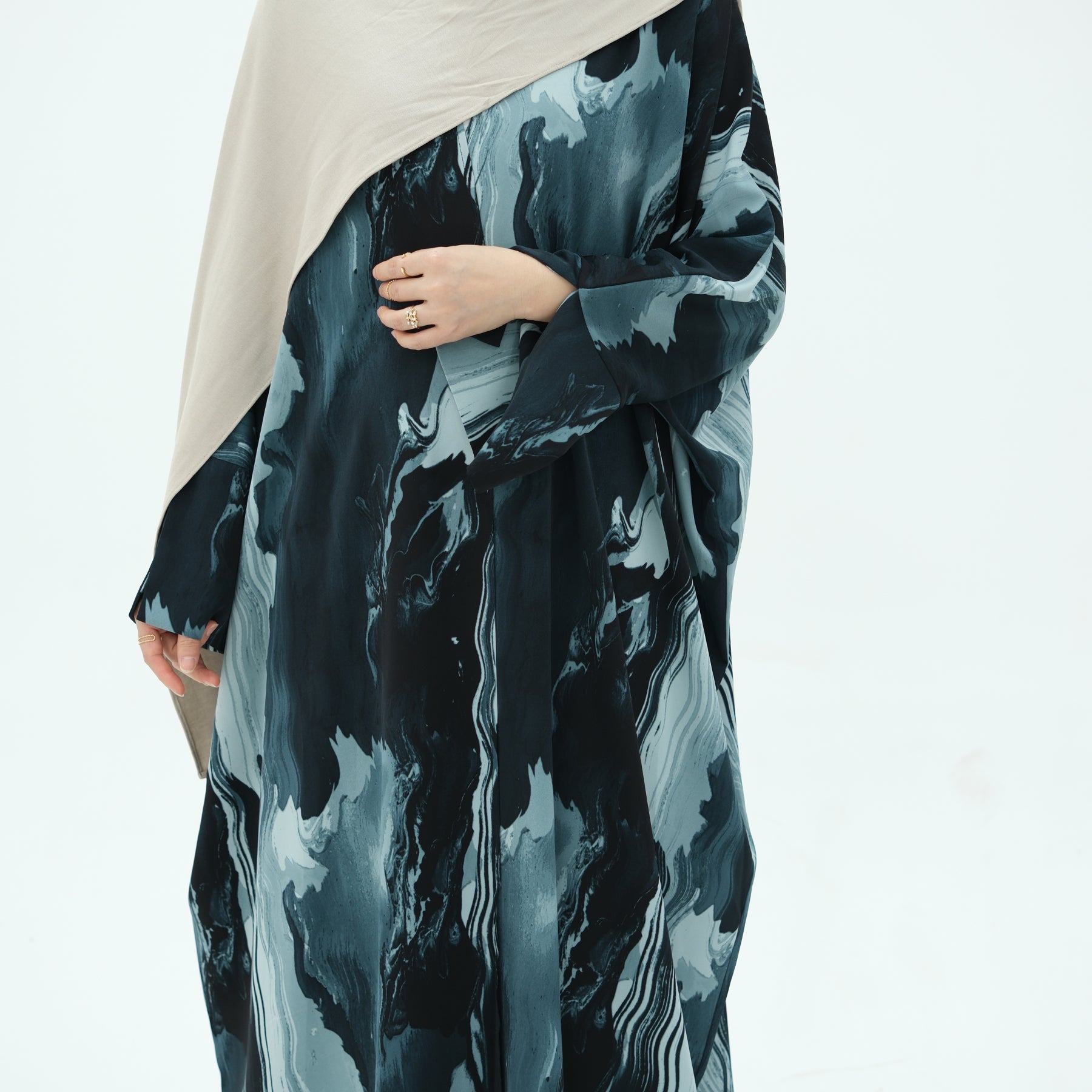 files/NoorAl-LaylAbaya_-Noor_Grace9.jpg