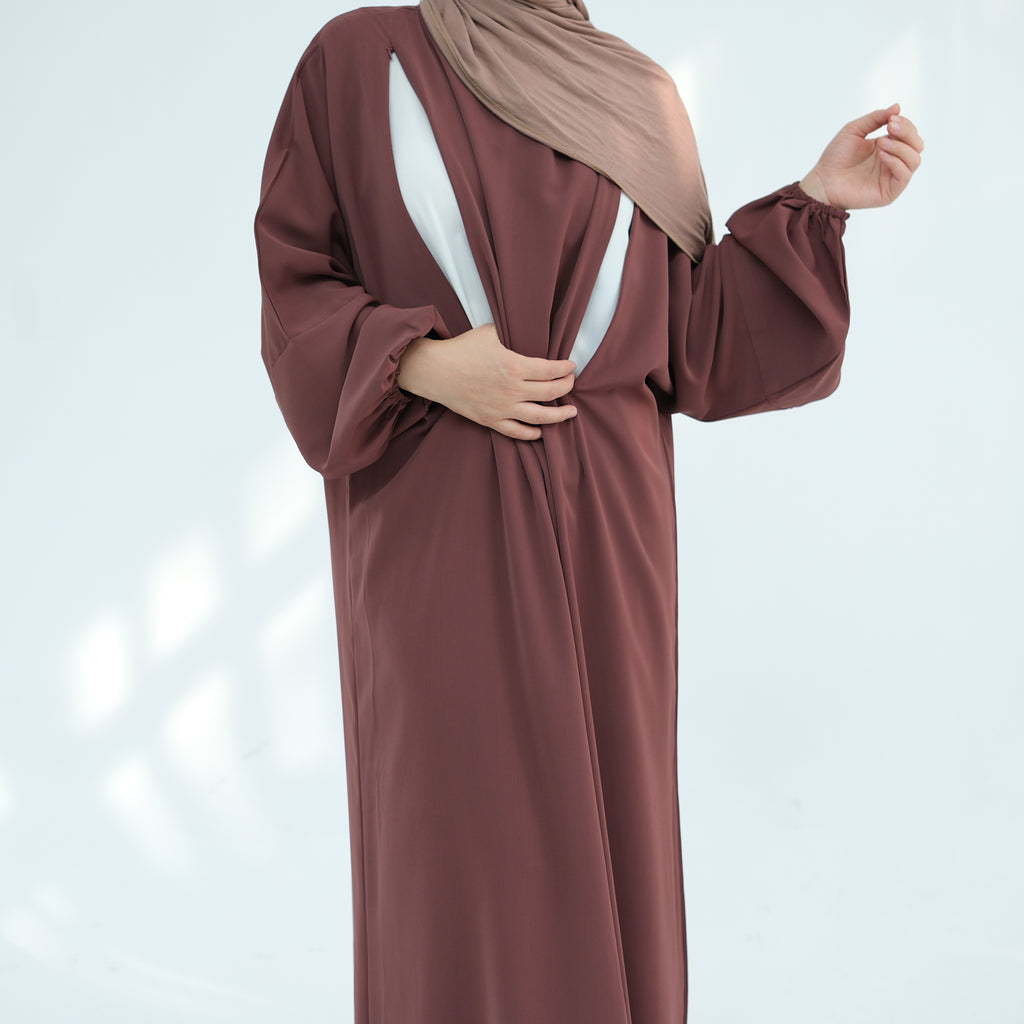 Rafeeqah Nursing Abaya (عباية رفيقة للرضاعة) - Noor & Grace