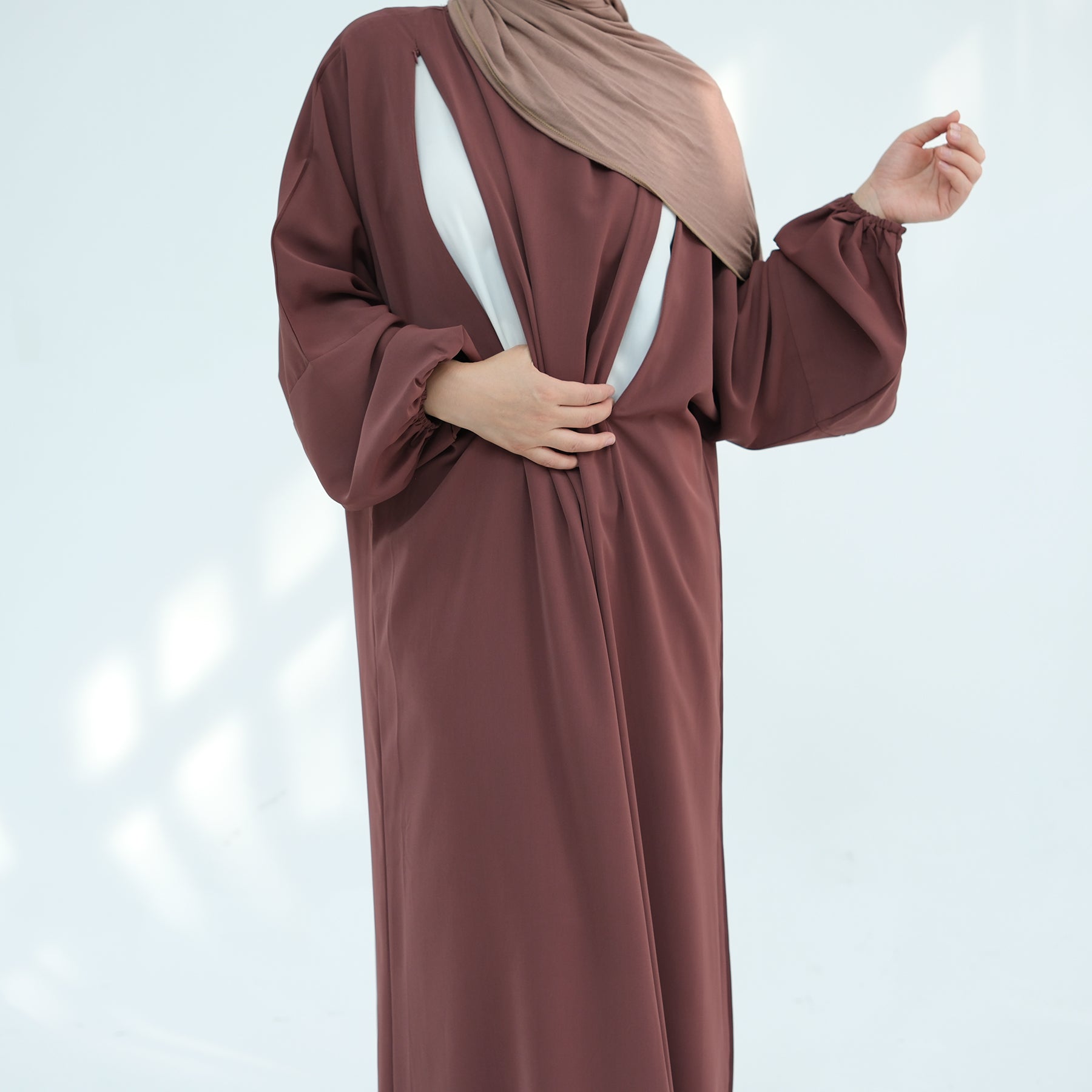 Rafeeqah Nursing Abaya (عباية رفيقة للرضاعة) - Noor & Grace