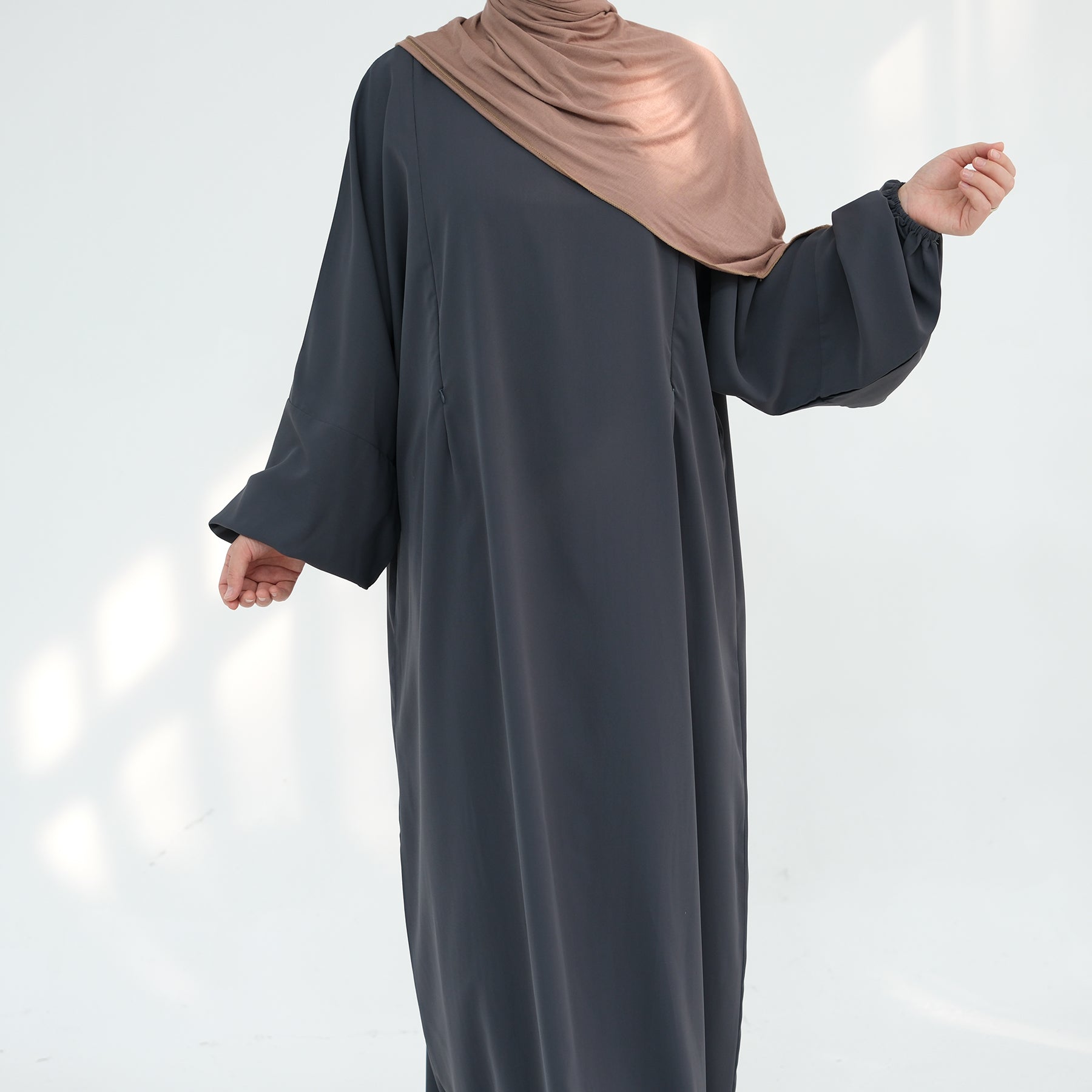 Rafeeqah Nursing Abaya (عباية رفيقة للرضاعة) - Noor & Grace