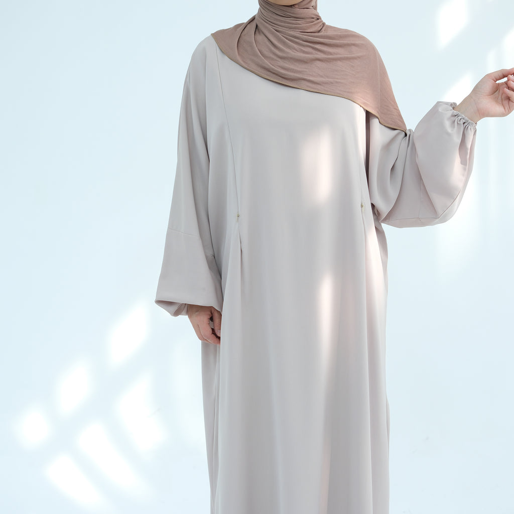Rafeeqah Nursing Abaya (عباية رفيقة للرضاعة) - Noor & Grace