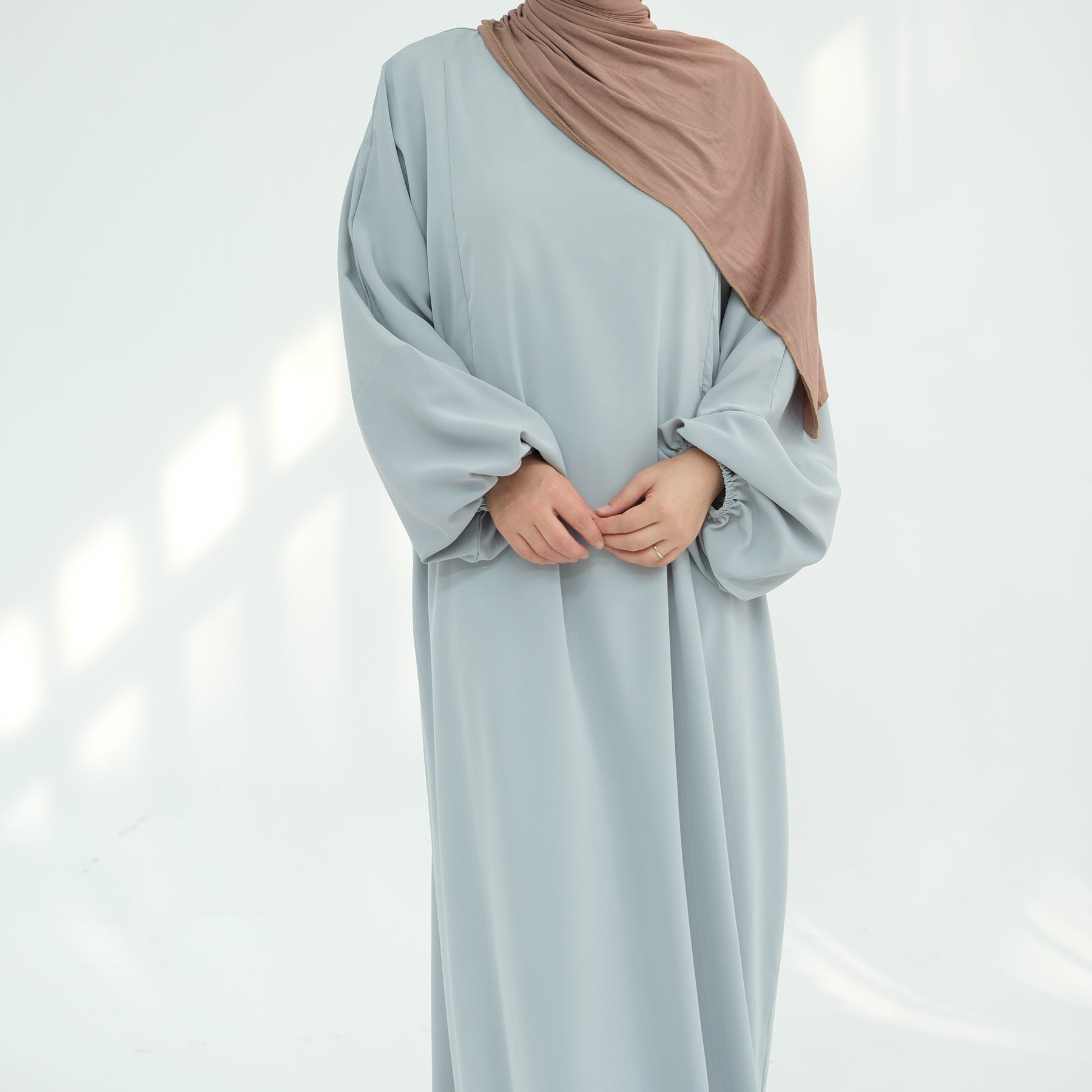 Rafeeqah Nursing Abaya (عباية رفيقة للرضاعة) - Noor & Grace