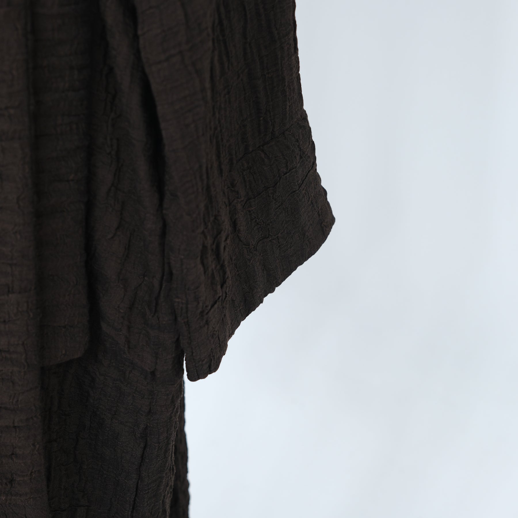 dubai-luxe-2026-abaya-brown-noor-and-grace