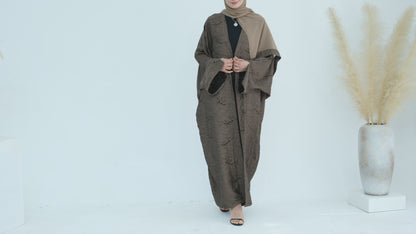Abaya Al-Wajhayn (عباءة الوجهين)
