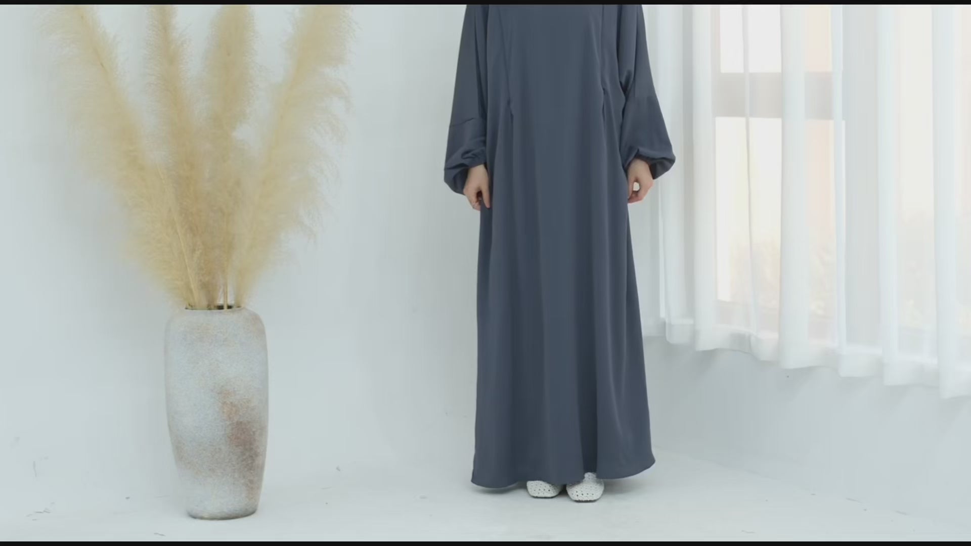 Rafeeqah Nursing breastfeeding abaya - Noor & Grace