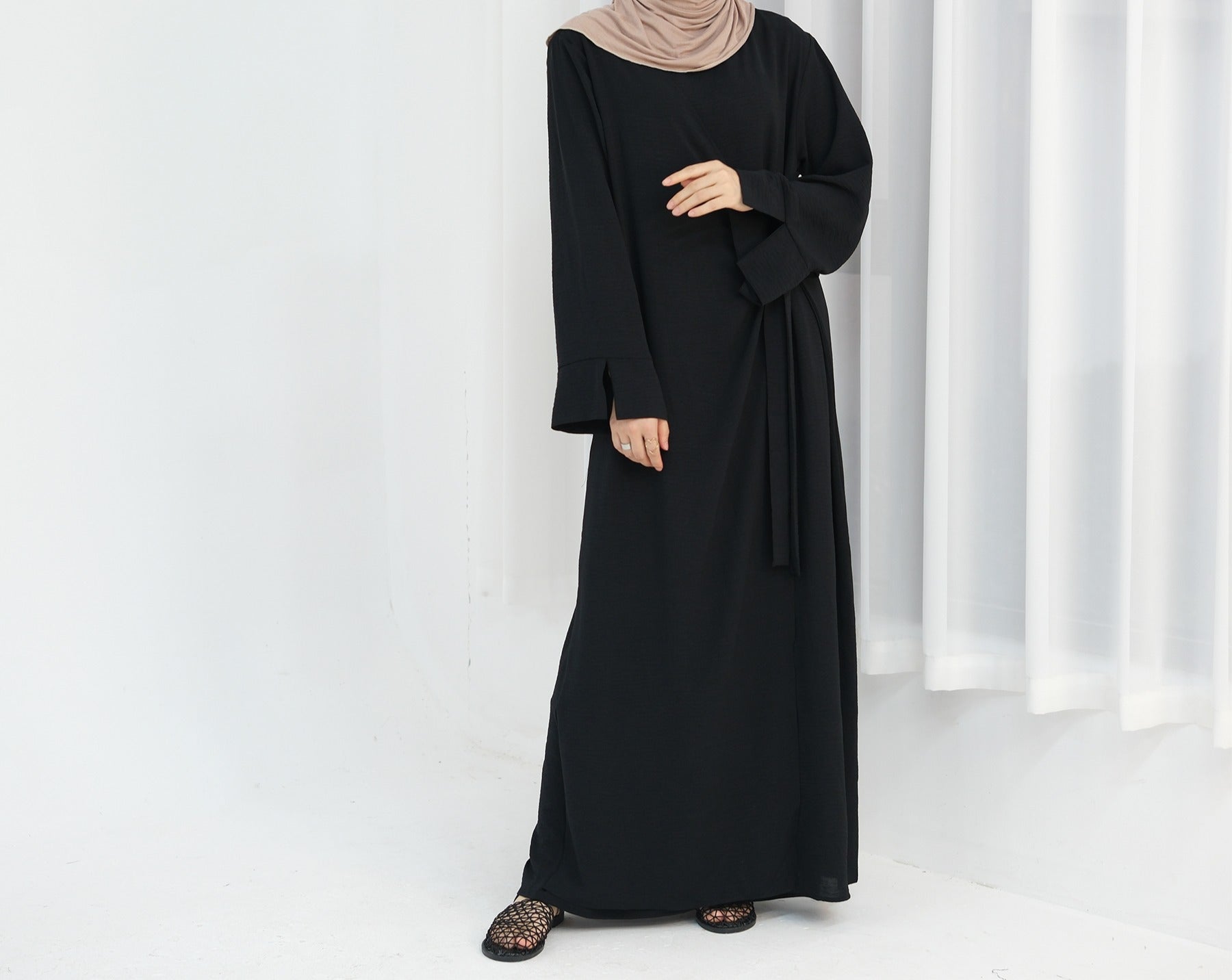 Abaya Layali Al-Basita (عباية ليالي البسيطة) - Noor & Grace