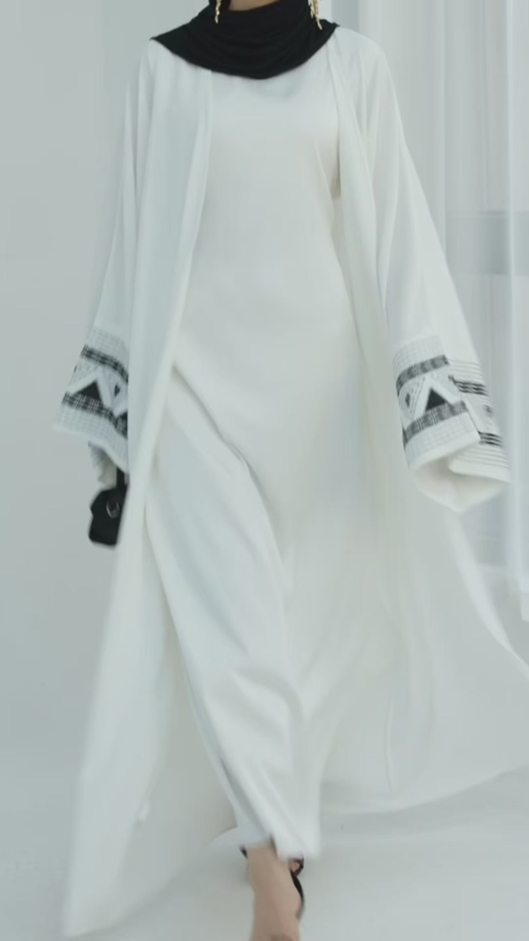 Al Layali Premium Embroidered Cuff Abaya - Noor & Grace